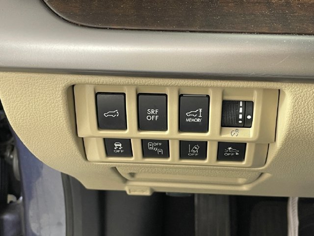 Used 2017 Subaru Outback 2.5i Limited AWD/4WD image 10