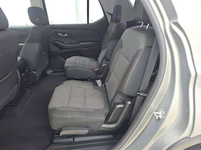 Used 2018 Chevrolet Traverse LT FWD image 3