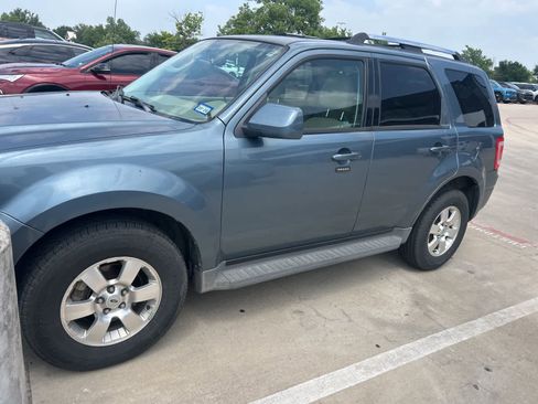 Used 2011 Ford Escape Limited w/ 302A Rapid Spec Order Code FWD image 2