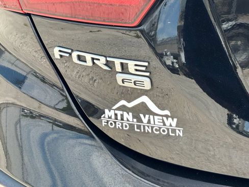 Used 2019 Kia Forte Sedan FWD image 11