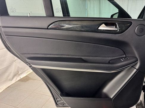 Used 2018 Mercedes-Benz GLS 550 4MATIC image 17