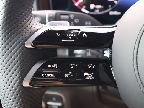 Used 2025 Mercedes-Benz G 550 image 18