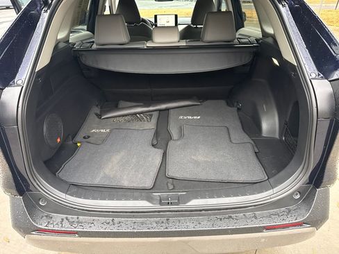 Used 2024 Toyota RAV4 Limited image 27