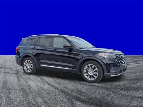 Certified 2026 Ford Explorer Platinum RWD image 2