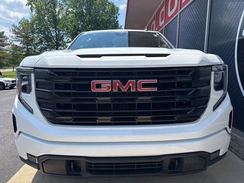 Used 2024 GMC Sierra 1500 Elevation AWD/4WD image 8
