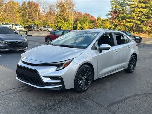 Used 2024 Toyota Corolla SE image 38