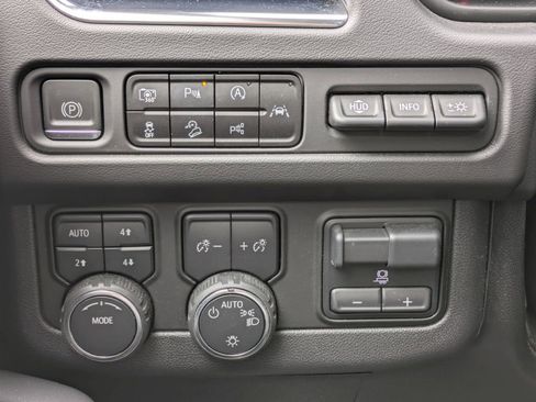 Used 2023 Chevrolet Tahoe Premier w/ Advanced Technology Package AWD/4WD image 16