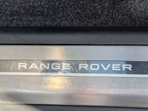 Used 2025 Land Rover Range Rover SE AWD/4WD image 25