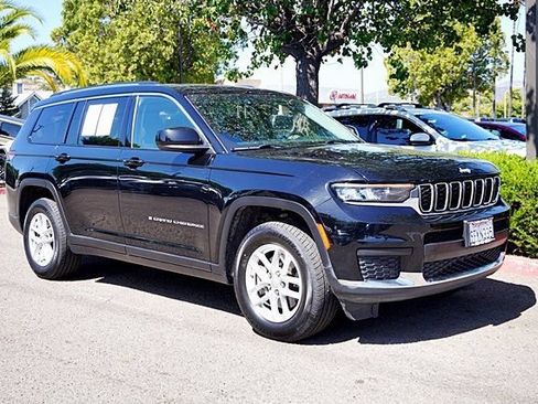 Used 2023 Jeep Grand Cherokee L Laredo RWD image 6