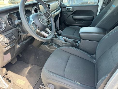 Used 2023 Jeep Wrangler Unlimited Rubicon 4xe AWD/4WD image 10
