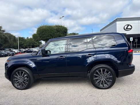 Certified 2025 Lexus GX 550 w/ Accessory Package (2T) AWD/4WD image 2