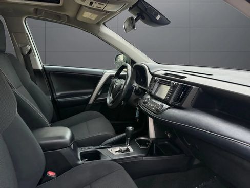 Used 2018 Toyota RAV4 XLE AWD/4WD image 22