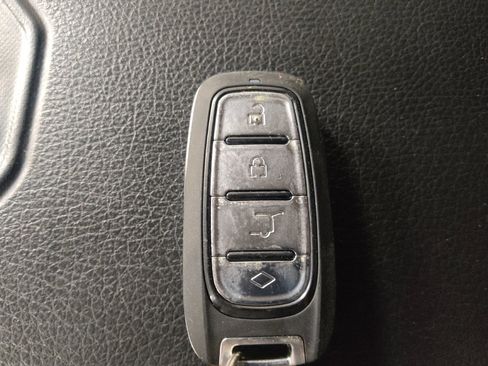 Used 2020 RAM 1500 Laramie AWD/4WD image 32