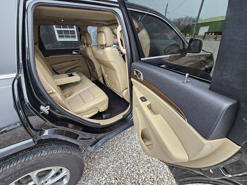 Used 2016 Jeep Grand Cherokee Limited w/ Luxury Group II image 28