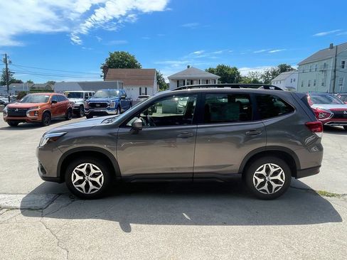Used 2023 Subaru Forester Premium AWD/4WD image 6