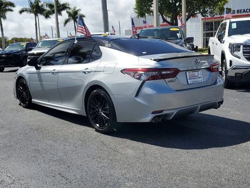 Used 2022 Toyota Camry XSE image 3