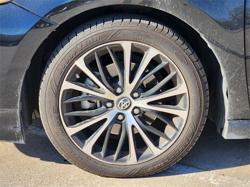 Used 2019 Toyota Camry SE image 10