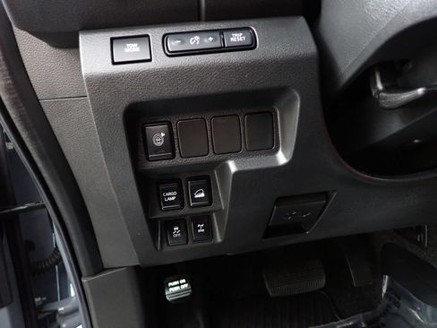 Used 2025 Nissan Frontier PRO-4X AWD/4WD image 22