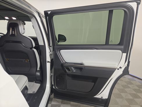 Used 2024 Rivian R1S Adventure AWD/4WD image 19