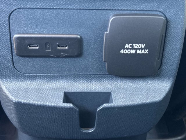 Used 2025 Ford Maverick XLT w/ XLT Luxury Package AWD/4WD image 16