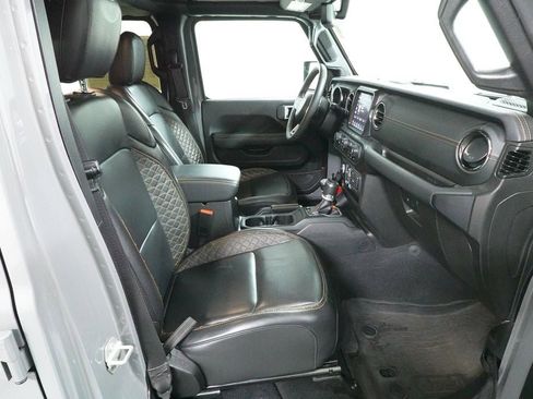 Used 2023 Jeep Wrangler Unlimited Sahara AWD/4WD image 34