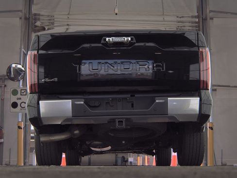 Used 2023 Toyota Tundra Limited AWD/4WD image 8