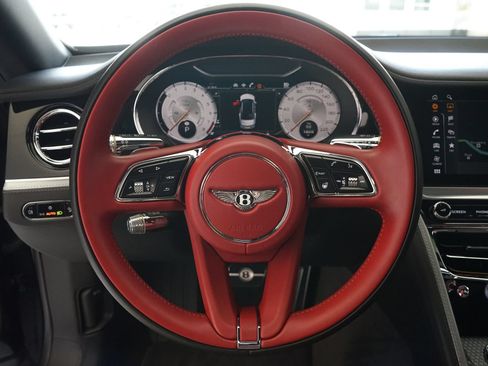 Used 2022 Bentley Flying Spur Plug-In Hybrid AWD/4WD image 13