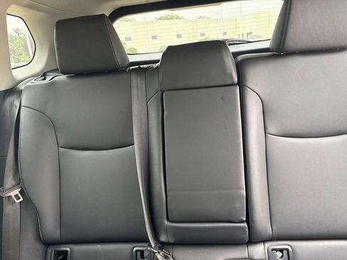 Used 2024 Toyota Corolla Cross XLE w/ Convenience Package AWD/4WD image 19