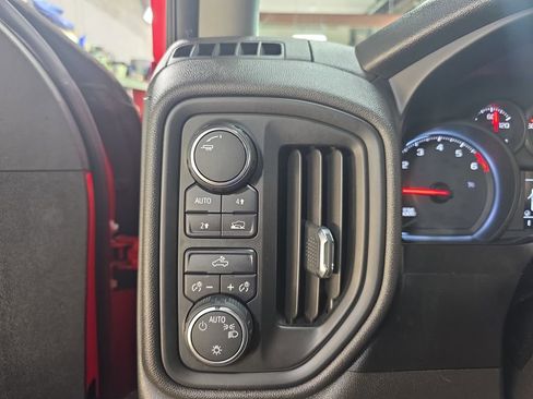 Used 2019 Chevrolet Silverado 1500 Custom w/ Custom Value Package AWD/4WD image 25