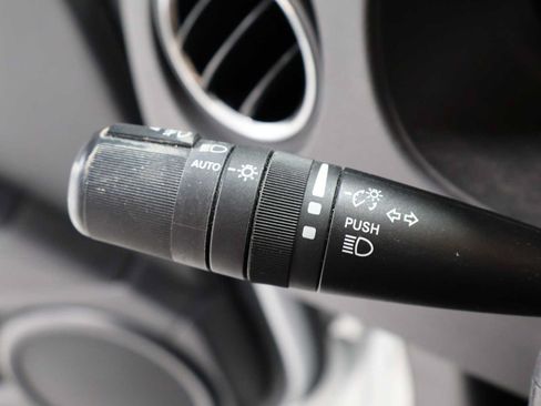 Used 2017 Jeep Patriot High Altitude AWD/4WD image 28