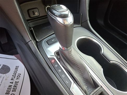 Used 2018 Chevrolet Equinox LT image 14