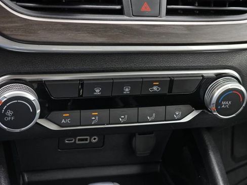 Used 2024 Nissan Altima 2.5 SV FWD image 20