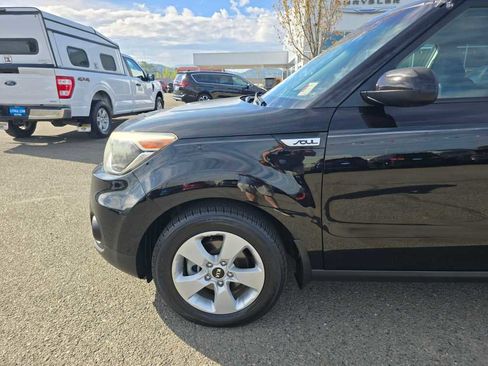 Used 2018 Kia Soul FWD image 19