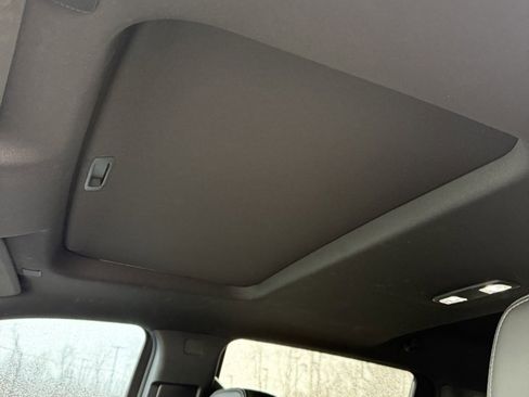 Used 2023 Chevrolet Silverado 2500 High Country w/ Safety Package II image 9