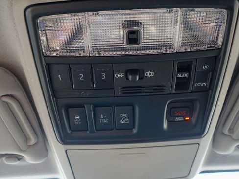 Used 2018 Toyota 4Runner Limited AWD/4WD image 29