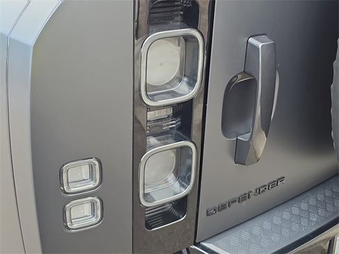 Used 2025 Land Rover Defender 130 V8 image 36