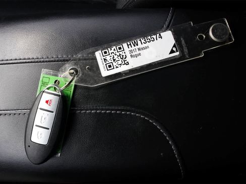 Used 2017 Nissan Rogue SV image 25