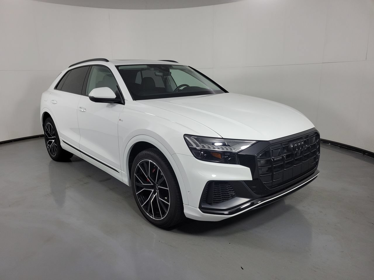 Used 2023 Audi Q8 Premium Plus w/ Premium Plus Package AWD/4WD image 4