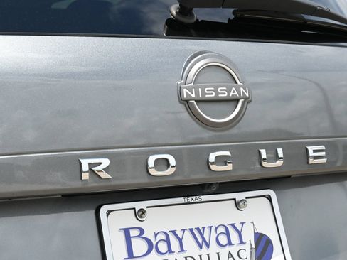 Used 2023 Nissan Rogue SV AWD/4WD image 21