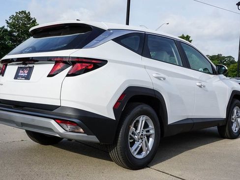 Certified 2025 Hyundai Tucson SE image 4