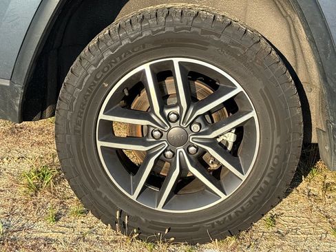 Used 2021 Jeep Grand Cherokee Limited w/ Sun & Sound Group AWD/4WD image 14