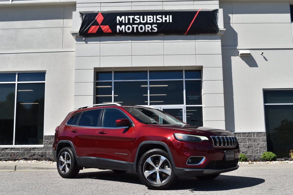 Used 2019 Jeep Cherokee Limited AWD/4WD image 1
