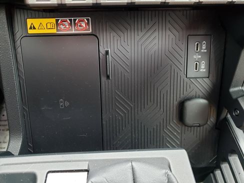 Used 2025 Toyota 4Runner Limited image 24