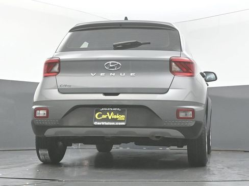 Used 2022 Hyundai Venue SE FWD image 45