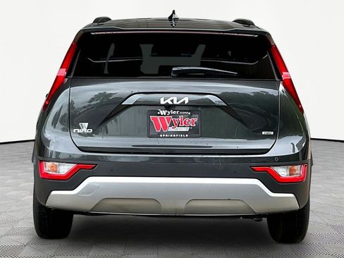 Used 2023 Kia Niro EX FWD image 5