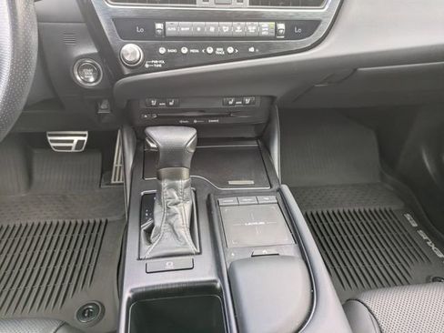 Used 2022 Lexus ES 350 F Sport w/ Accessory Package FWD image 17