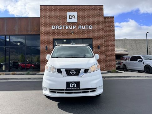 Used 2019 Nissan NV200 SV image 2