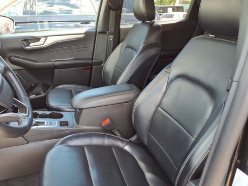 Used 2024 Ford Escape Platinum AWD/4WD image 5