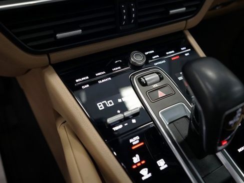 Used 2020 Porsche Cayenne image 41