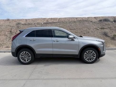 Used 2025 Cadillac XT4 Premium Luxury image 4